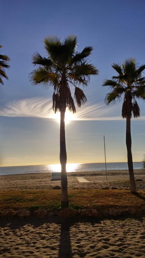 Esplendido Apartamento, Carihuela Edificio El Remo, Primera Linea Torremolinos Buitenkant foto